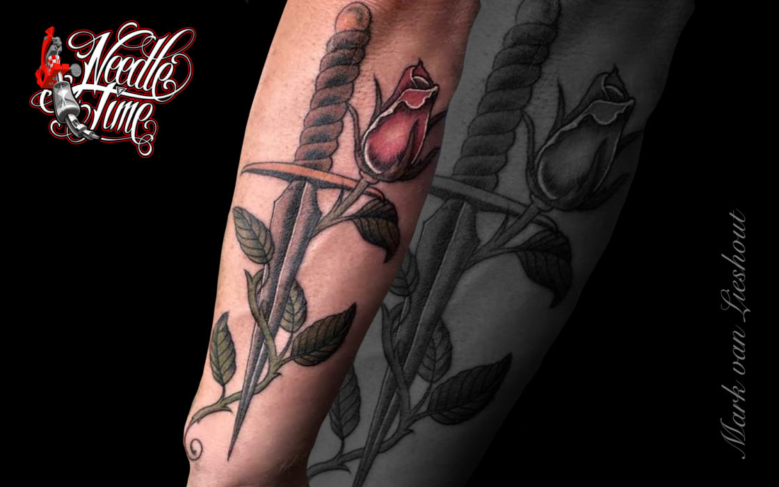 Dagger with a beautifull rose